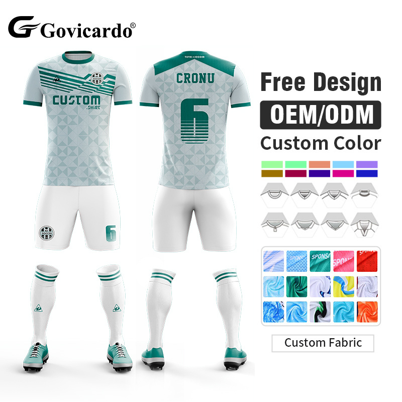 Professional Men Soccer Uniforms Kits OEM Custom Breathable 