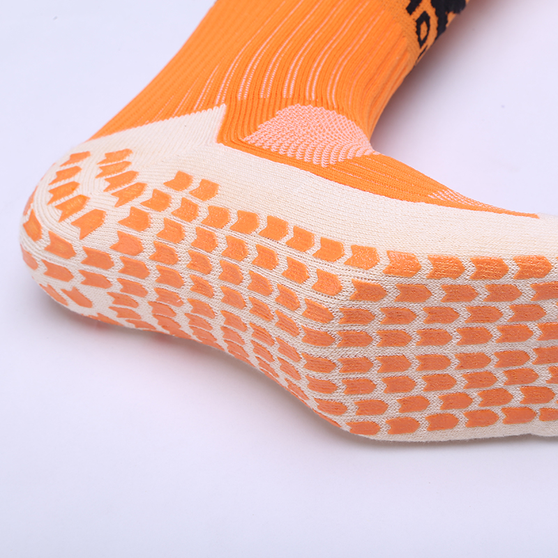 2024 New Custom Performance Sports Non-slip Athletic Soccer Grip Socks Anti-slip Football Socks for Men@详情7.jpg
