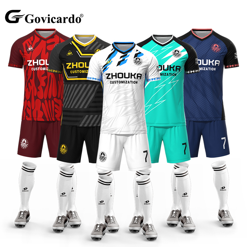 Custom Men's Breathable Soccer Jersey Set Full Series Uniform Kits with Sublimation Team Name Football Breathable Jersey